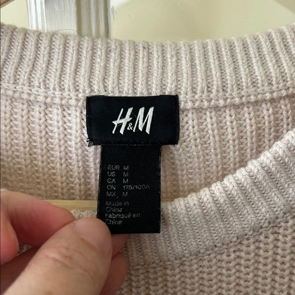 H&M Men's Light Beige Crewneck Sweater - Picture 4 of 9